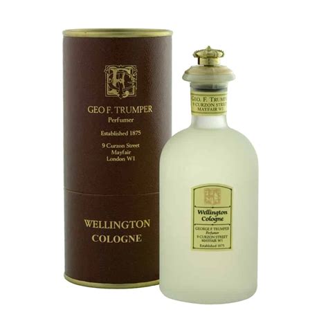 Wellington fragrance - This scent is a unique metallic floral merged with the intriguing notes of smoked oud and gray amber.Top: Grapefruit, Green FloralMiddle: Spicy Pink Pepper, NutmegBottom: Oud, Amber